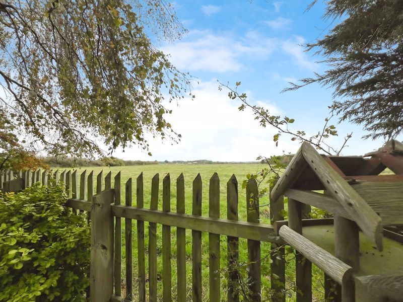 Property photo 3 of 28 Photo 16