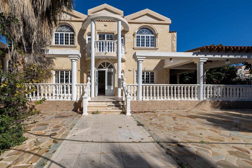 Property photo 1 of 27