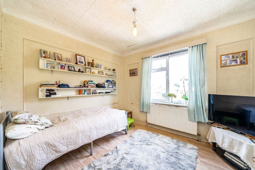 Property photo 2 of 5