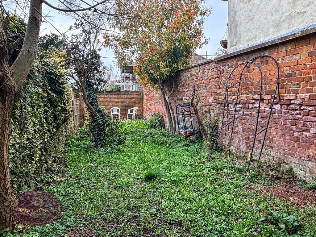 Property photo 2 of 11