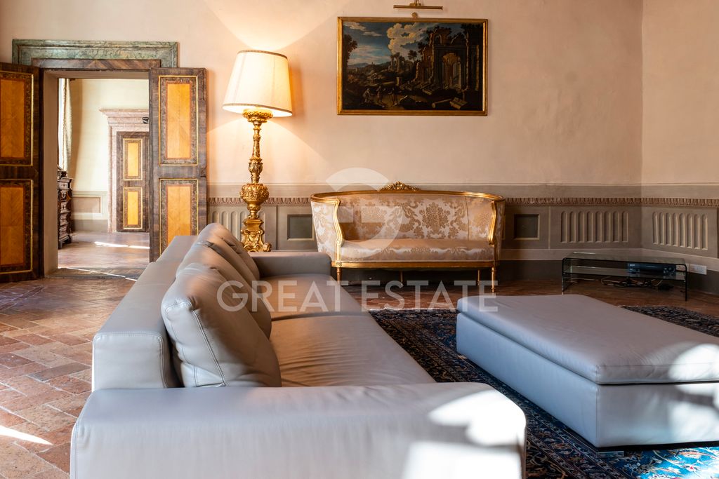 Property photo 2 of 32 Interiors