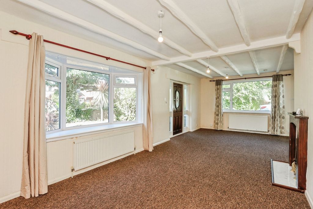 Property photo 2 of 17 Photo