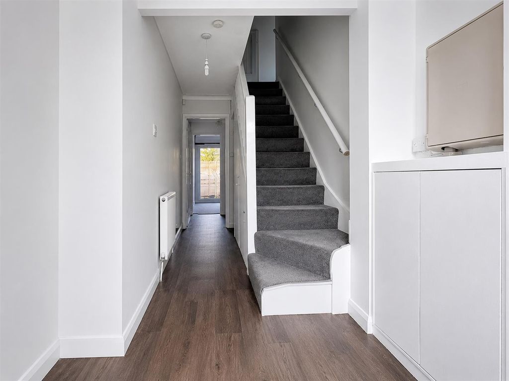 Property photo 1 of 10 086c7Ecd-d58F-4Eda-94F1-1Ad3Bd1Fada8.Png