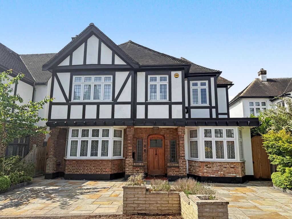 Property photo 1 of 32