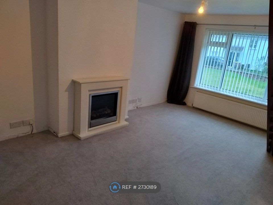 Property photo 3 of 11 Lounge