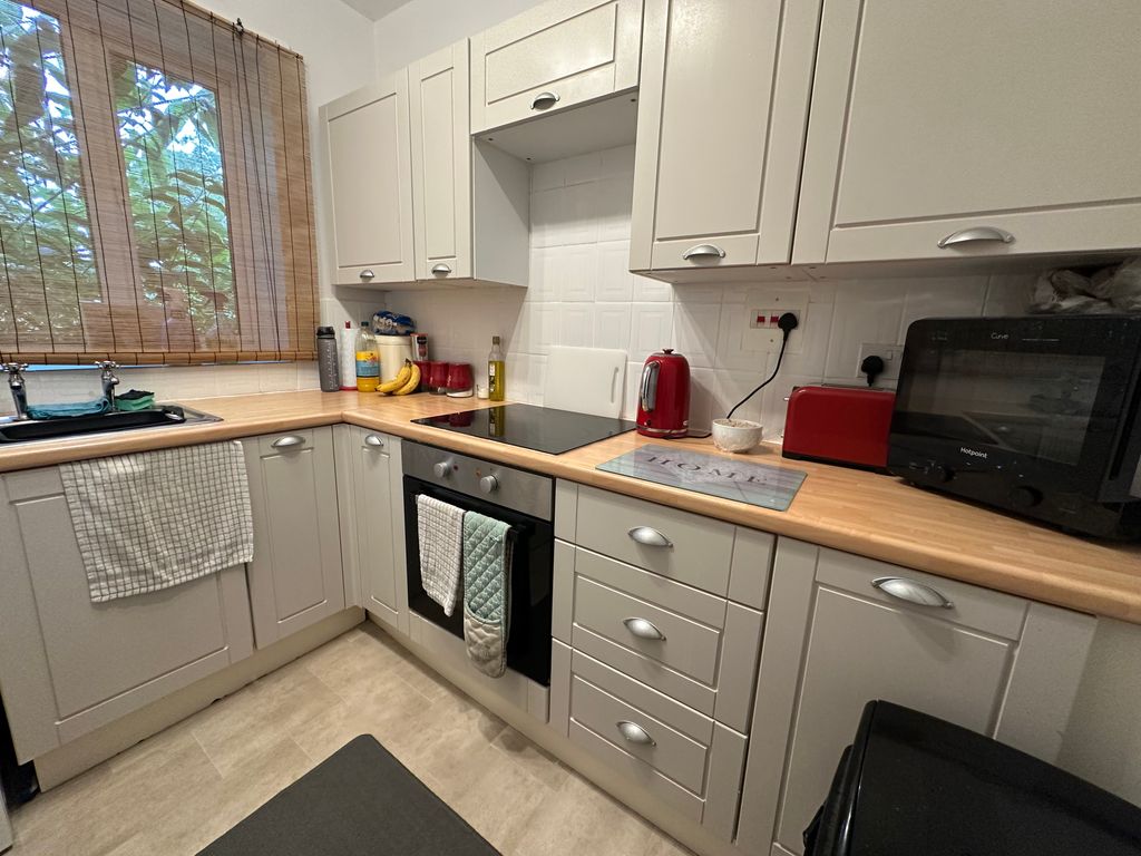 Property photo 2 of 5 Kitchen