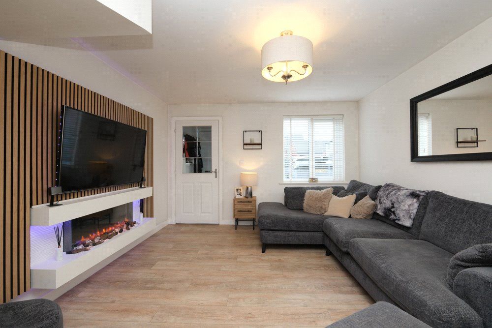 Property photo 2 of 29 Picture No. 24