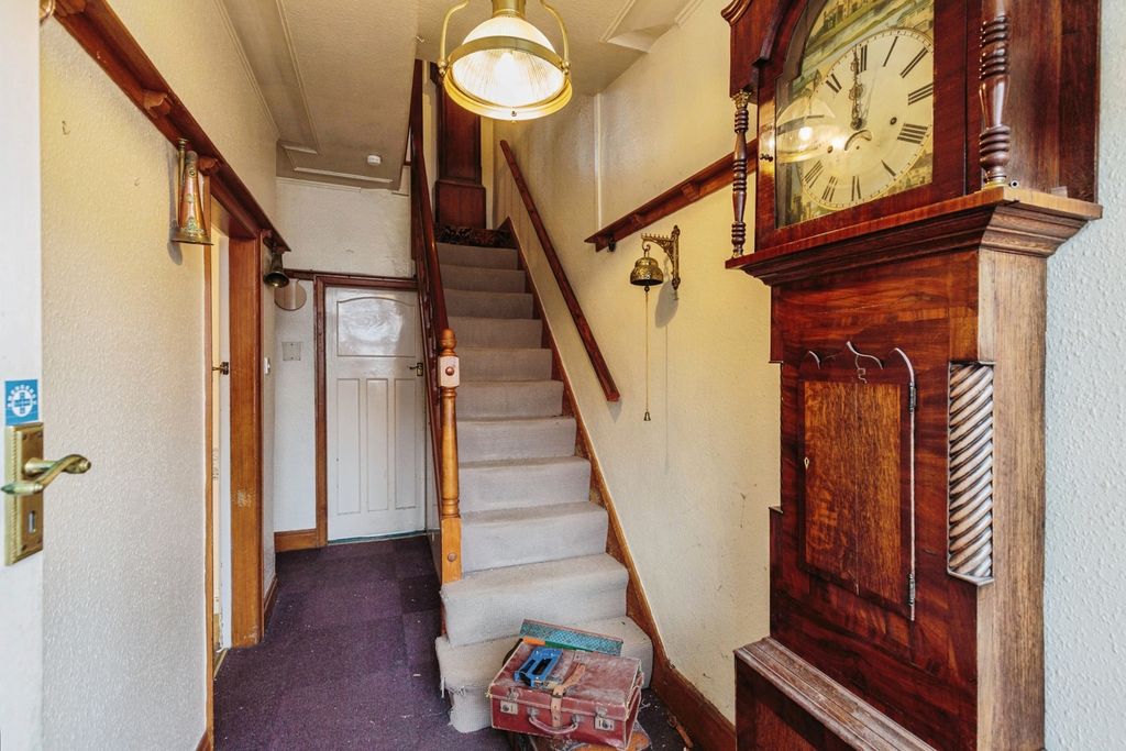 Property photo 2 of 17 Photo