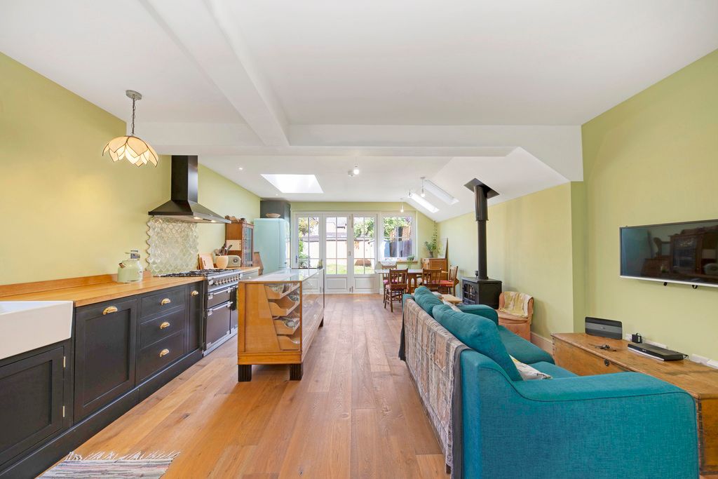 Property photo 3 of 6