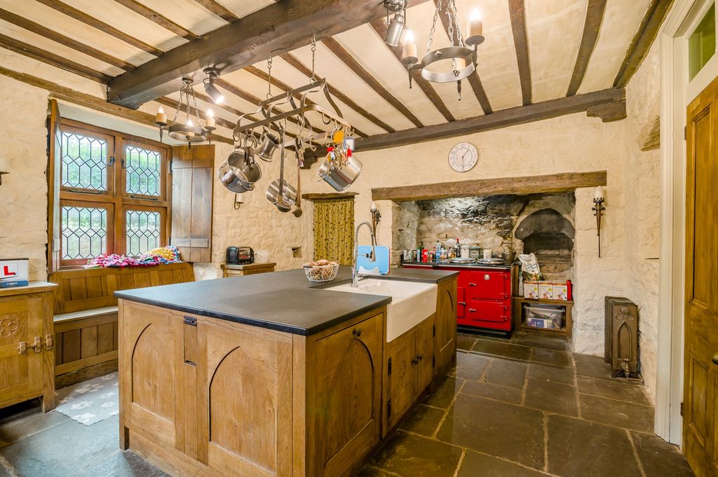 Property photo 3 of 37