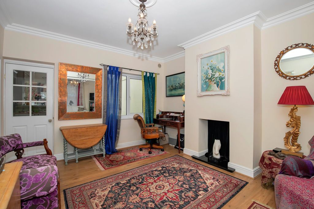 Property photo 3 of 23