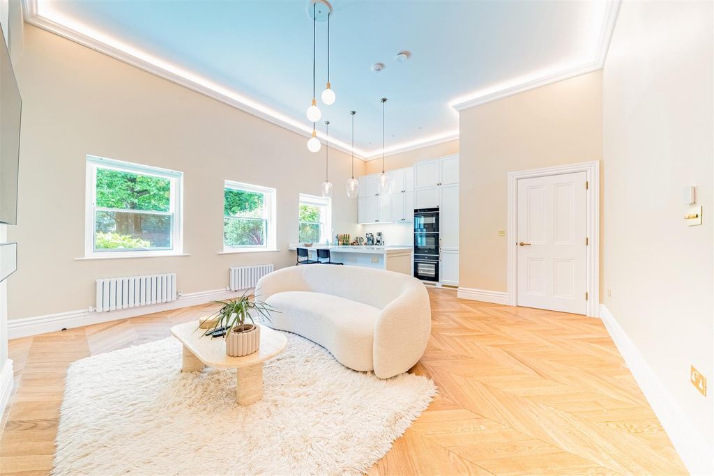 Property photo 3 of 24