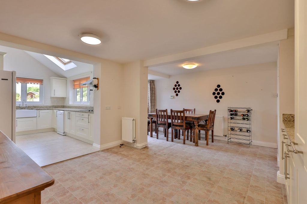 Property photo 3 of 35