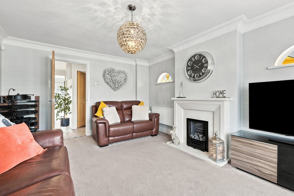 Property photo 3 of 24