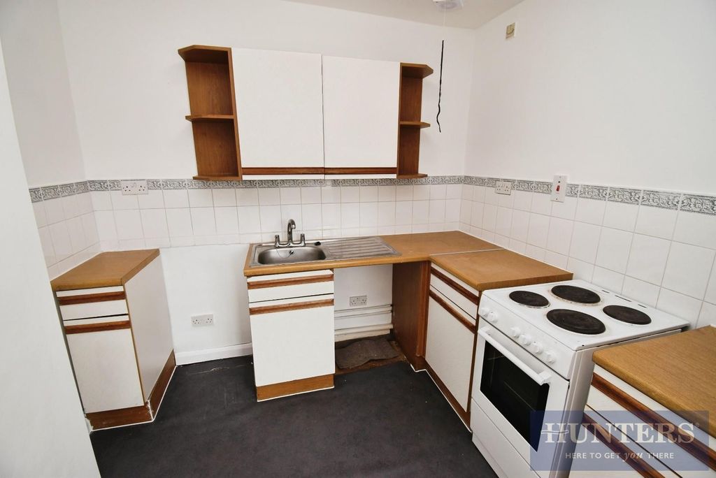 Property photo 2 of 7 Kitchen