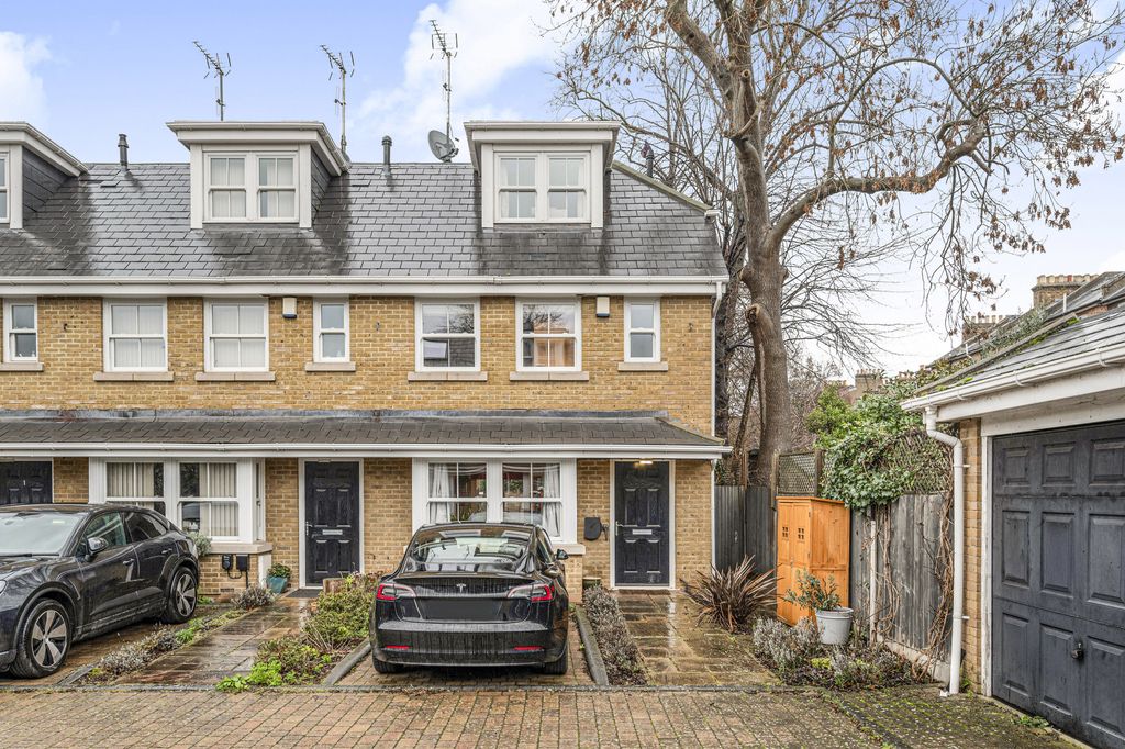 Property photo 3 of 12