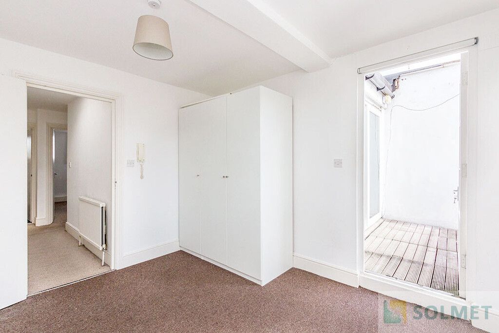 Property photo 2 of 8 3