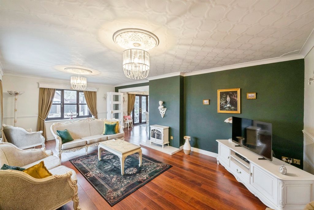 Property photo 3 of 25