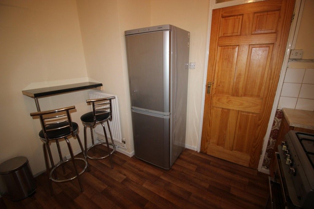 Property photo 2 of 10 Kitchen