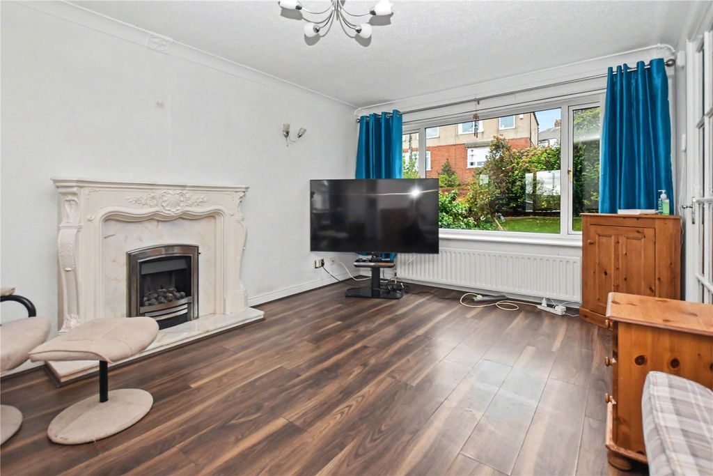 Property photo 2 of 24 Picture No. 27