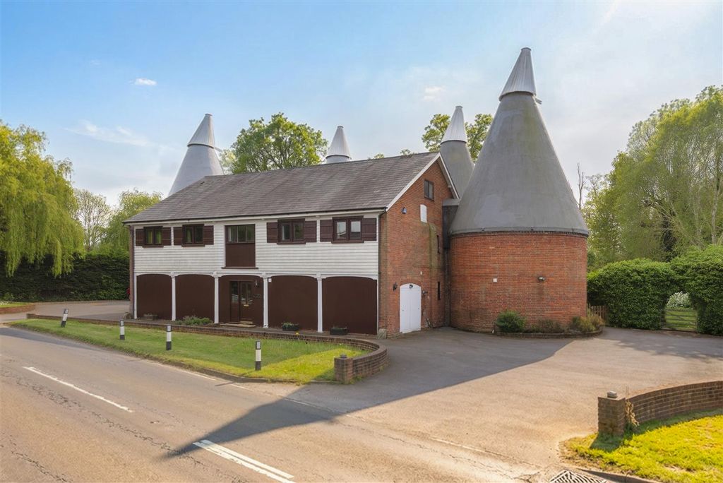 Property photo 1 of 29 Manoroast01.Jpg