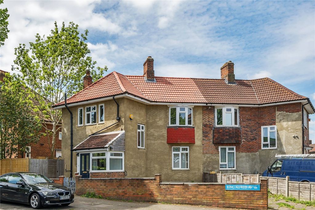 Property photo 1 of 16 External