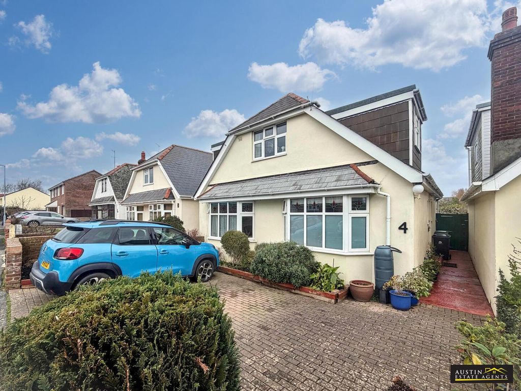 Property photo 1 of 22 Front (Exterior)