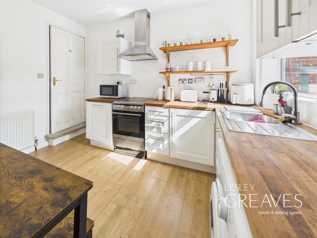 Property photo 1 of 12 Kitchen