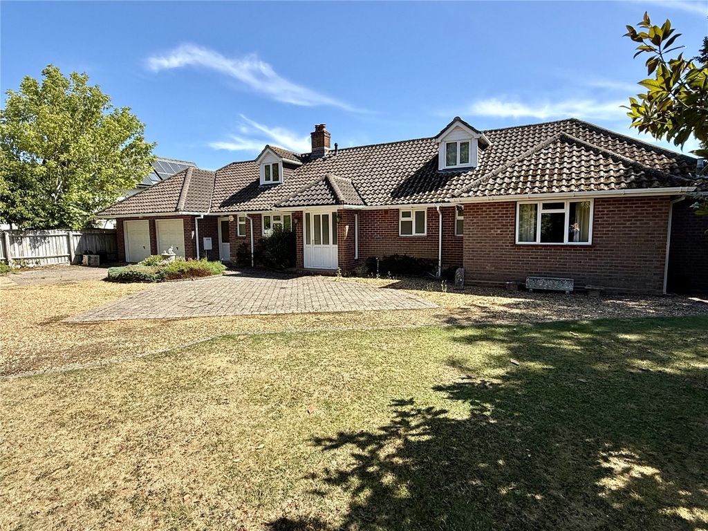 Property photo 2 of 13 Picture No. 36