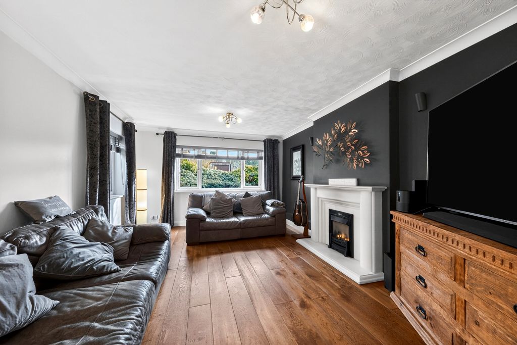 Property photo 1 of 30 Lounge