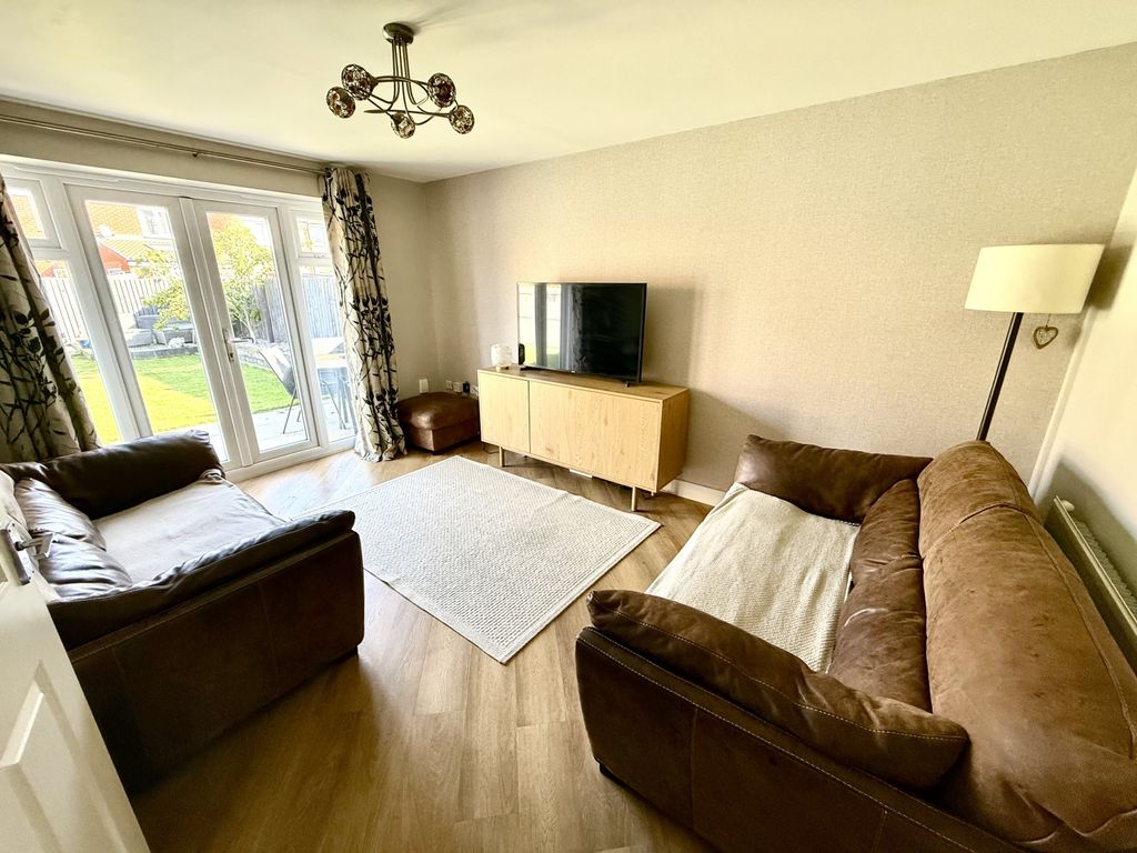 Property photo 2 of 13 Img_4921