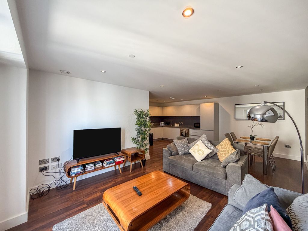 Property photo 2 of 20