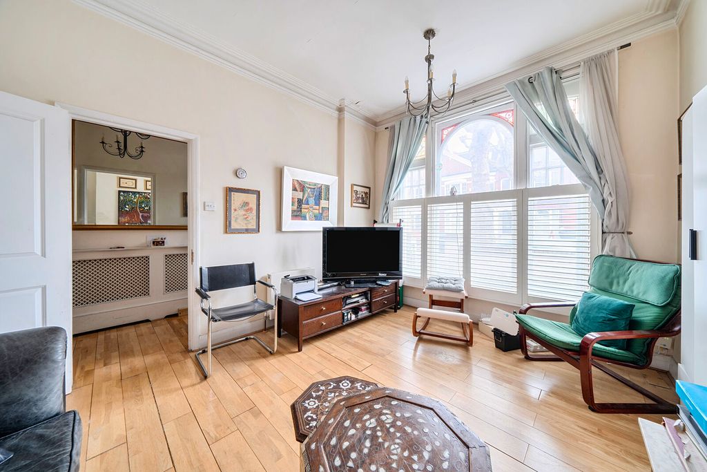 Property photo 3 of 32