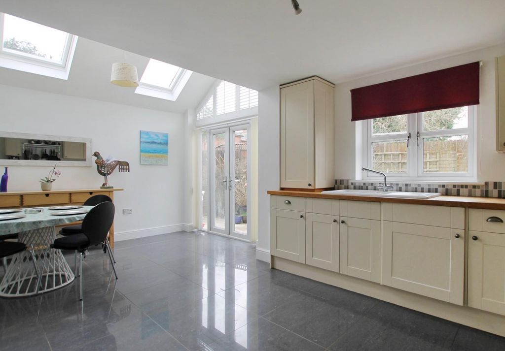 Property photo 2 of 16 9017391-102915-133848785330456525-6F9E688E-94E8-9F