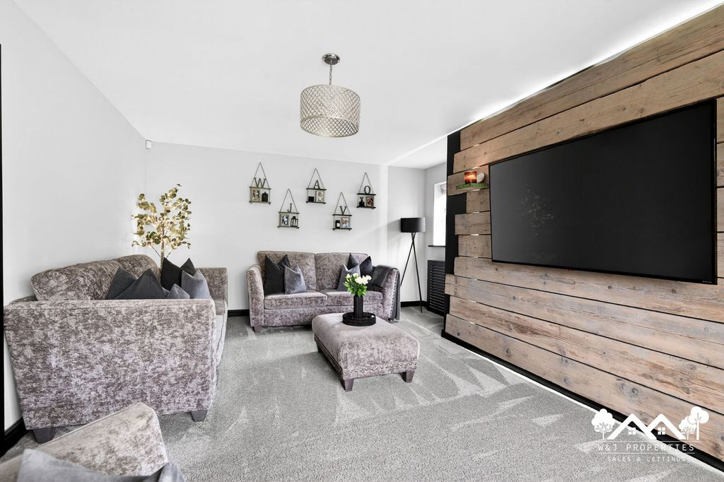 Property photo 3 of 51