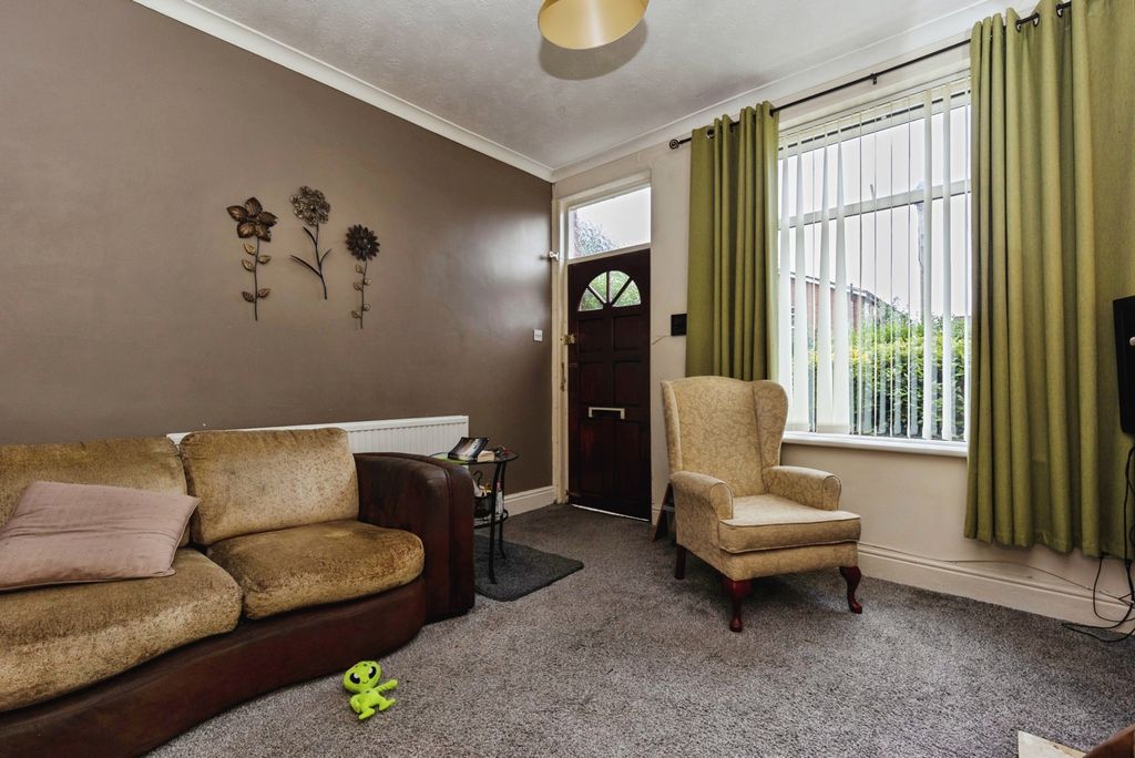 Property photo 3 of 15 Pbox-Img.Jpg