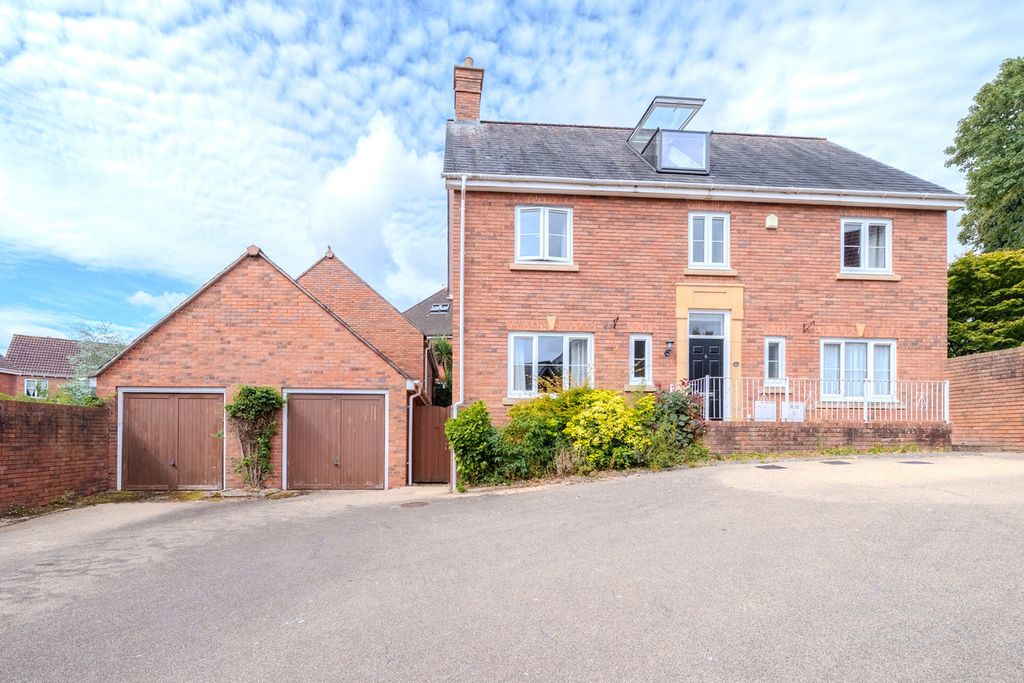 Property photo 1 of 38