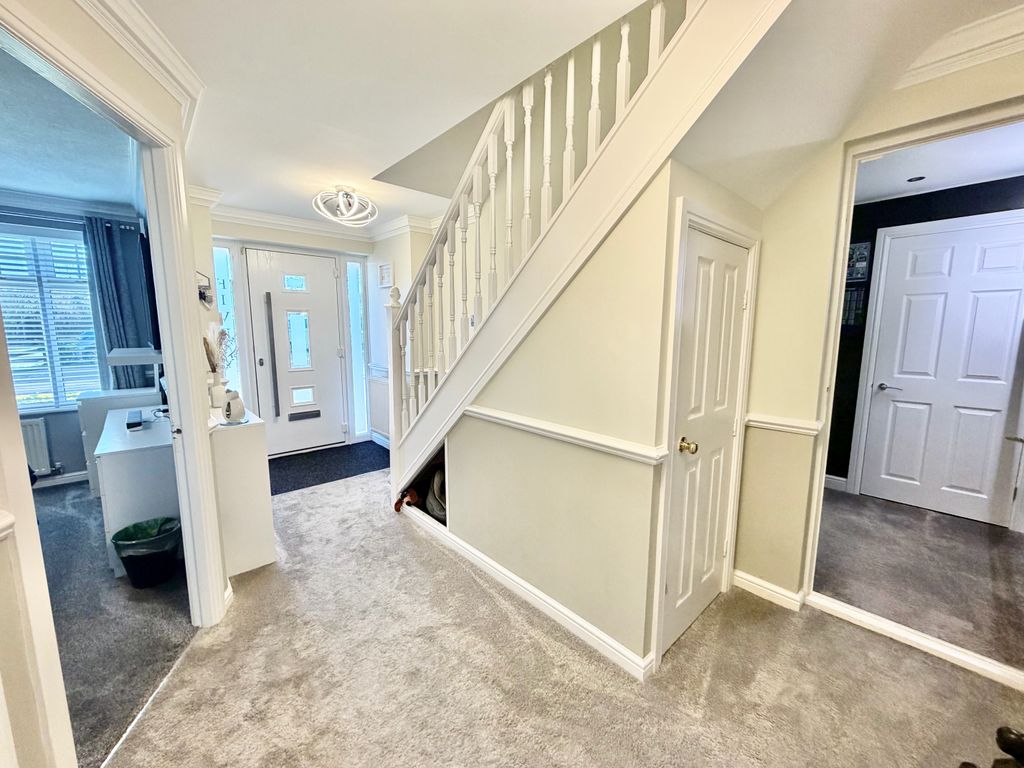 Property photo 2 of 41 E8cc570A18325E6A2Caf1266B27c97B4B1038d27.Jpeg