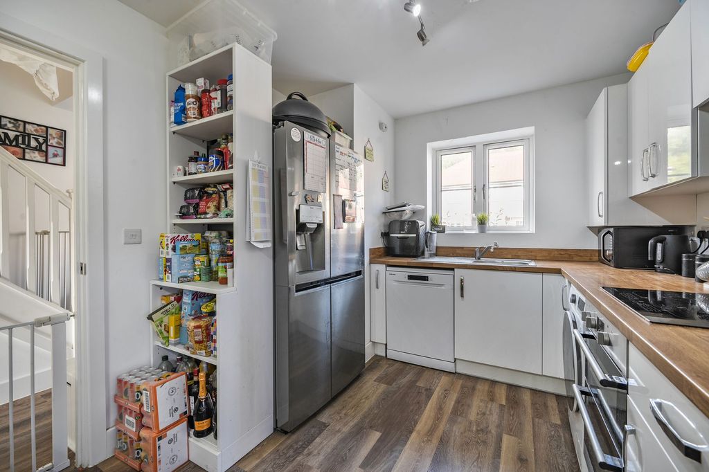 Property photo 3 of 13 Kitchen