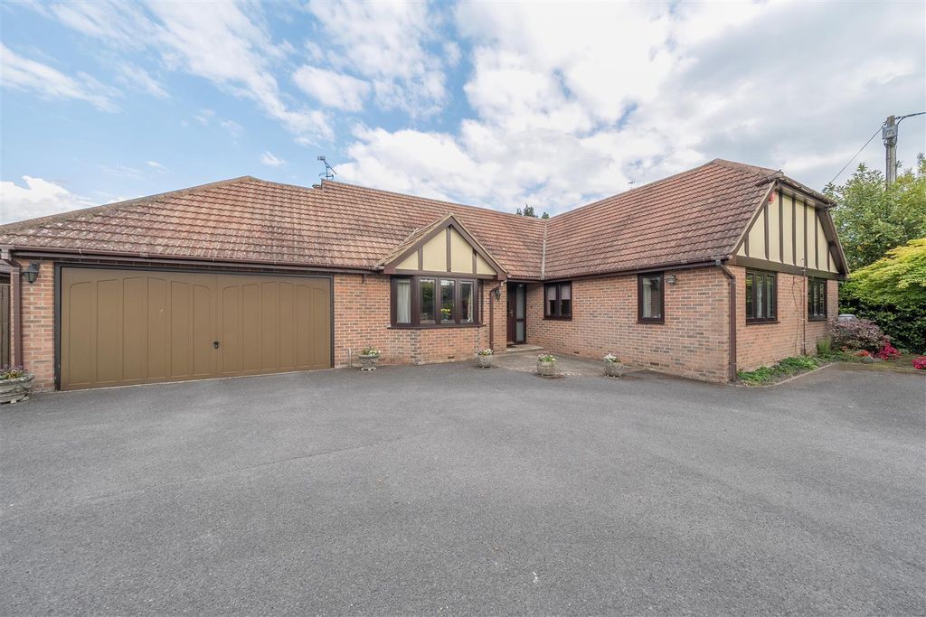 Additional image 5 of 3 bed detached bungalow for saleLondon Road, Liphook GU30