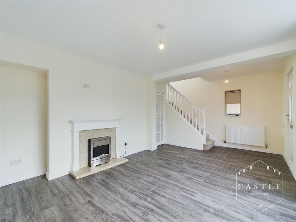 Property photo 3 of 15 Lounge