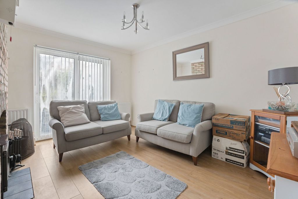 Property photo 3 of 17 Photo 8