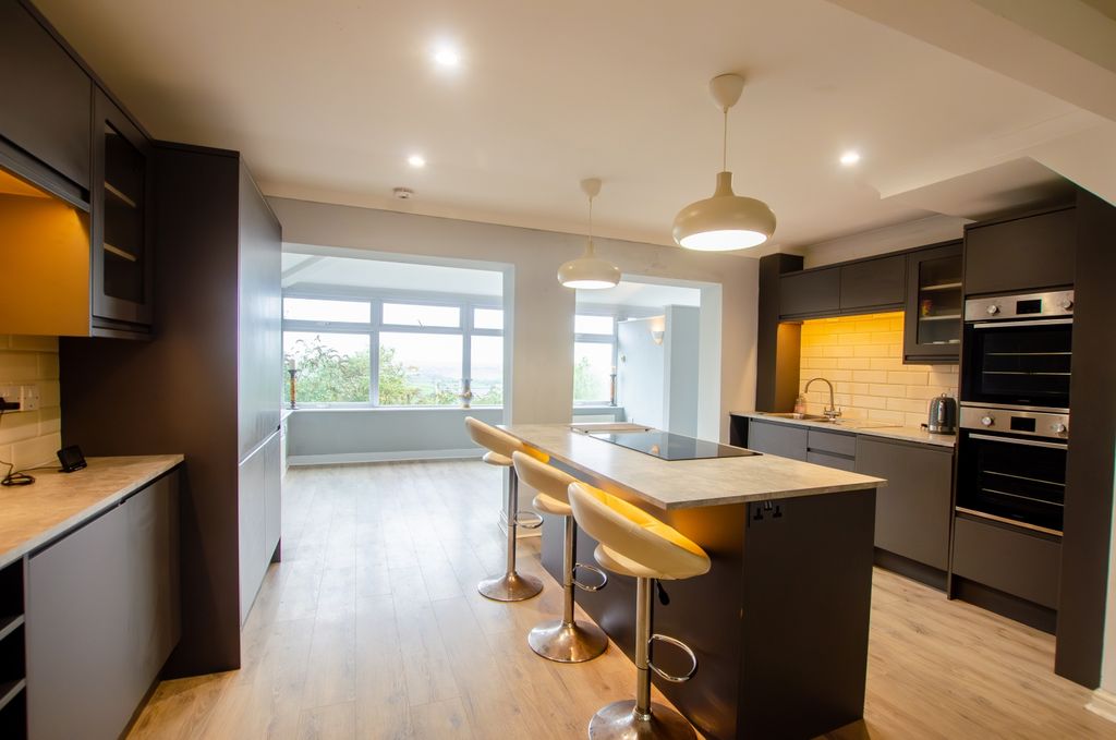 Property photo 2 of 11 36 Roman Drive Tps Bodmin 01208 74182-18