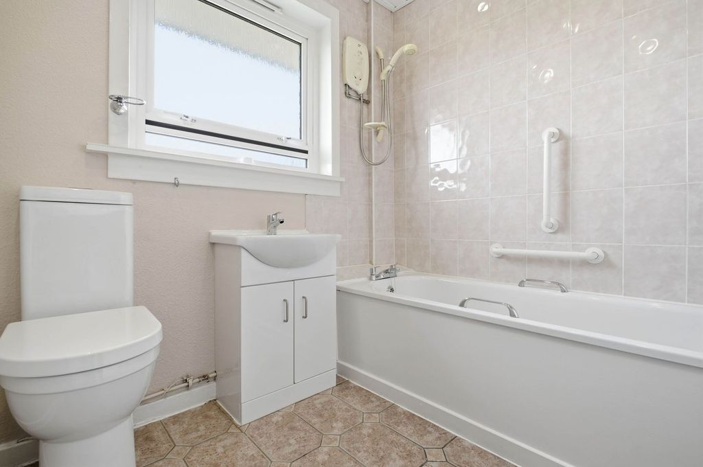 Additional image 4 of 4 bed semi-detached house for saleSanquhar Avenue, Prestwick KA9