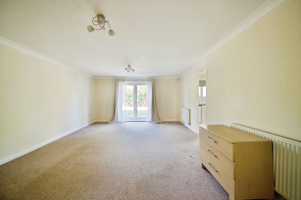Property photo 2 of 17 Photo