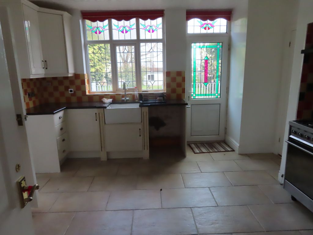 Property photo 2 of 33