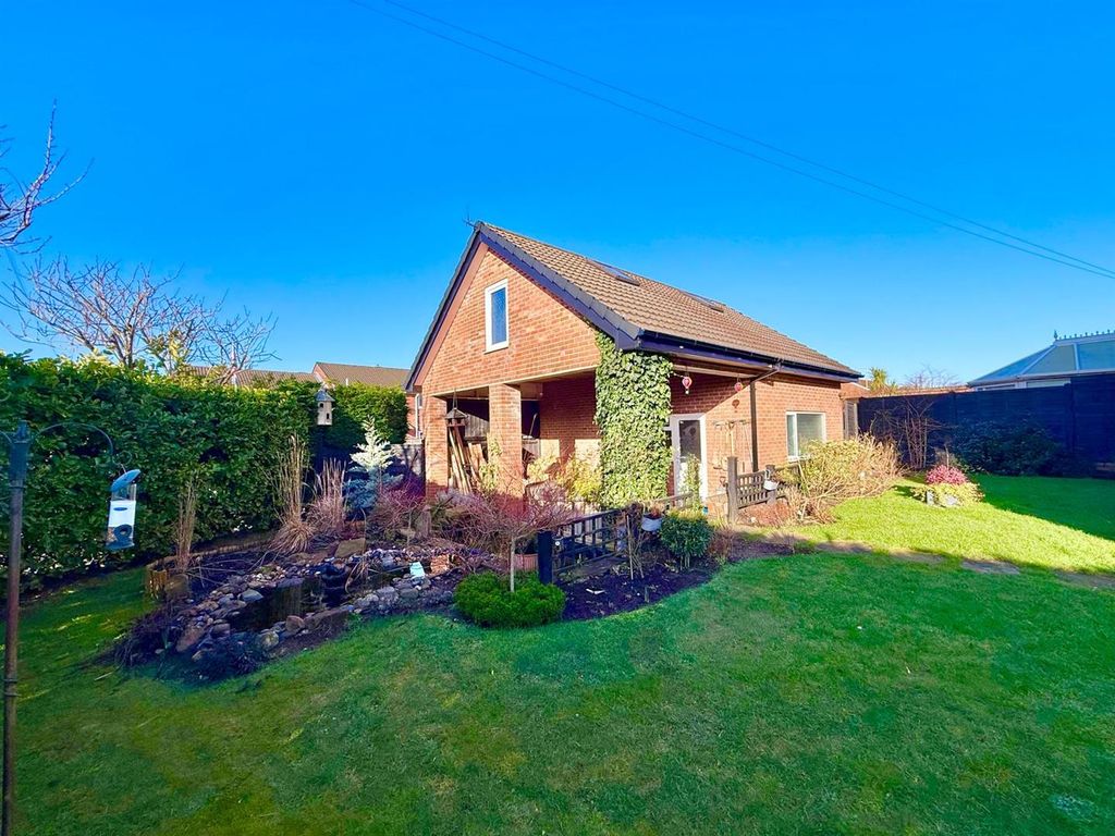 Property photo 2 of 26