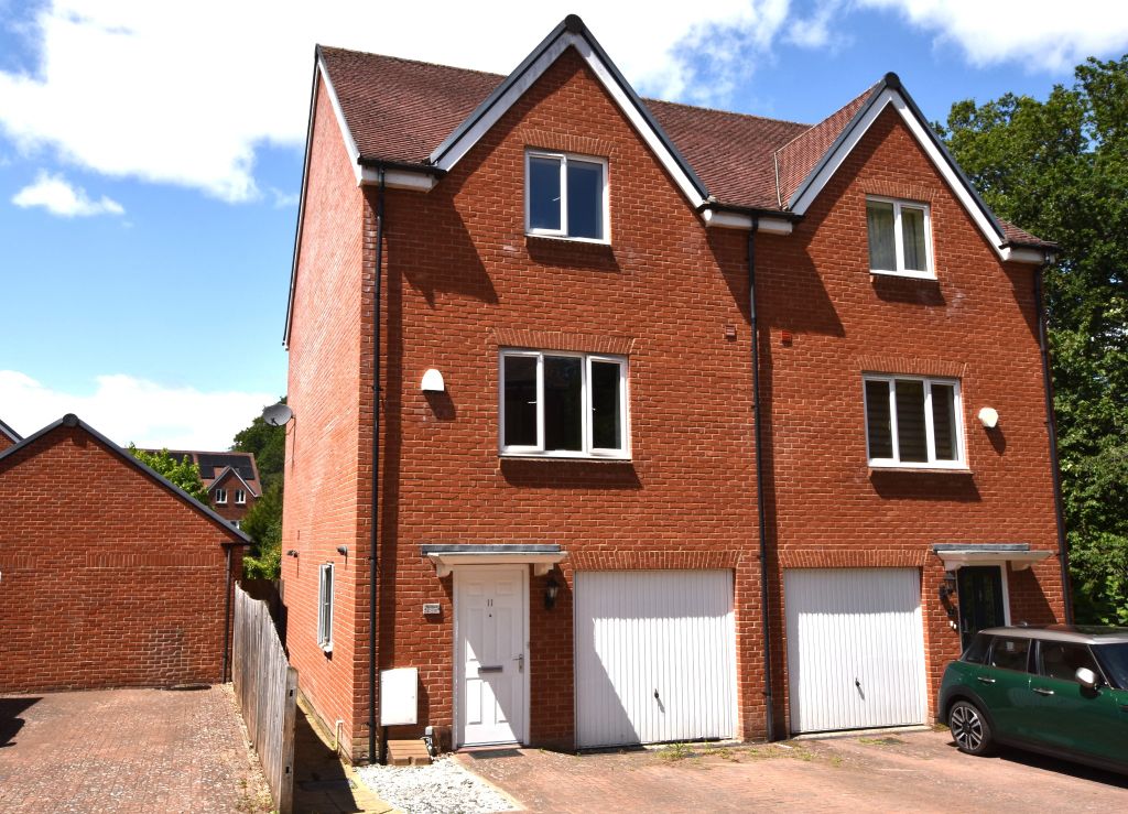 Property photo 1 of 11