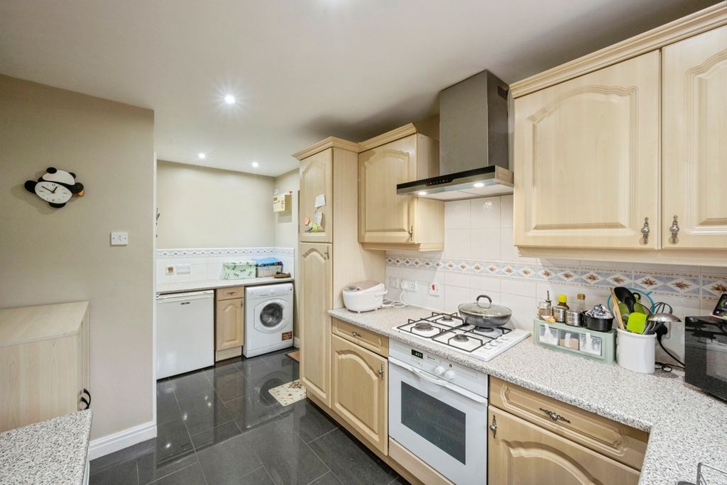 Property photo 2 of 18 Kitchen