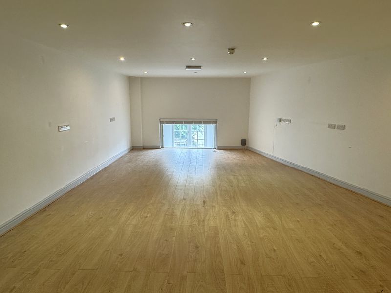 Property photo 2 of 7 Photo 6
